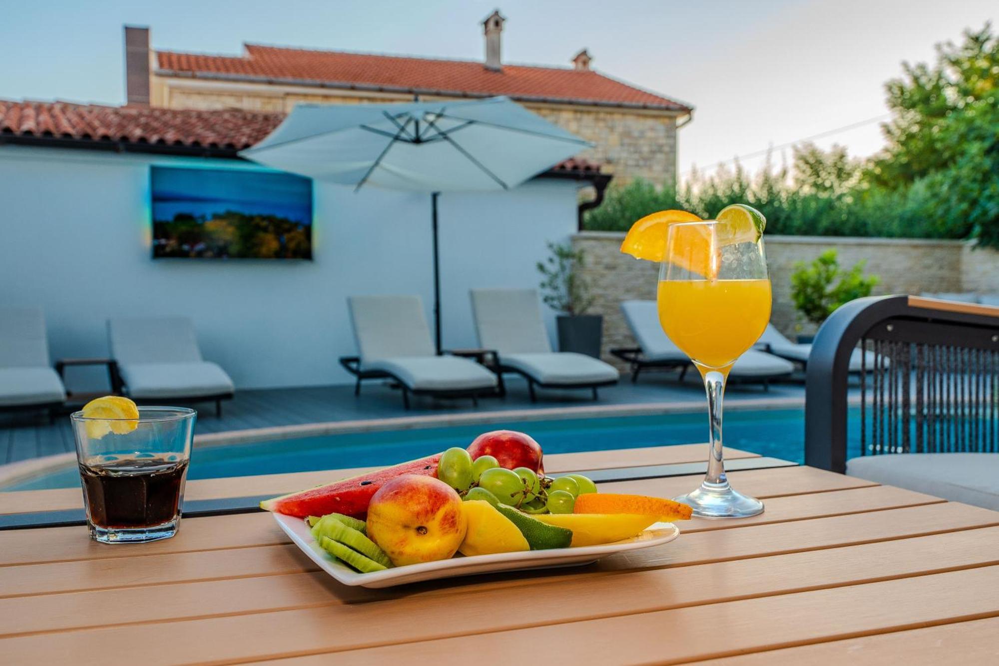 Luxury Apartments Vilamaloca Vir Bagian luar foto