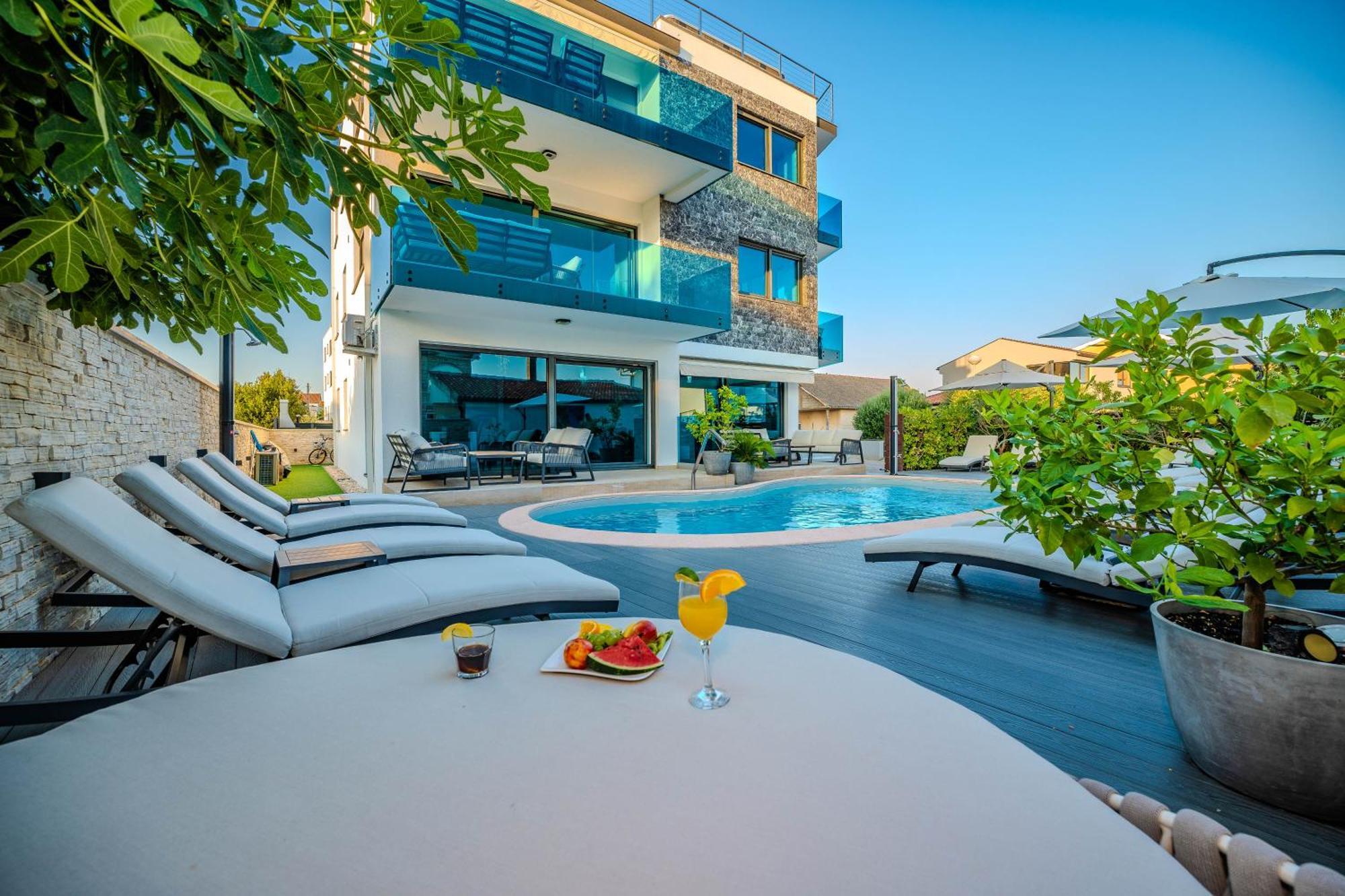 Luxury Apartments Vilamaloca Vir Bagian luar foto