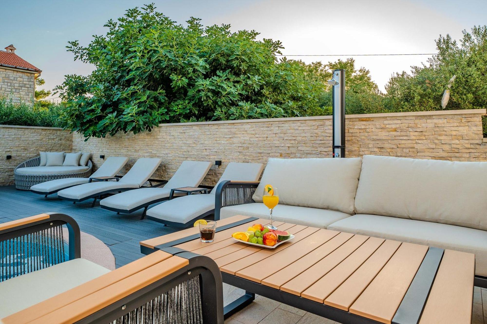 Luxury Apartments Vilamaloca Vir Bagian luar foto