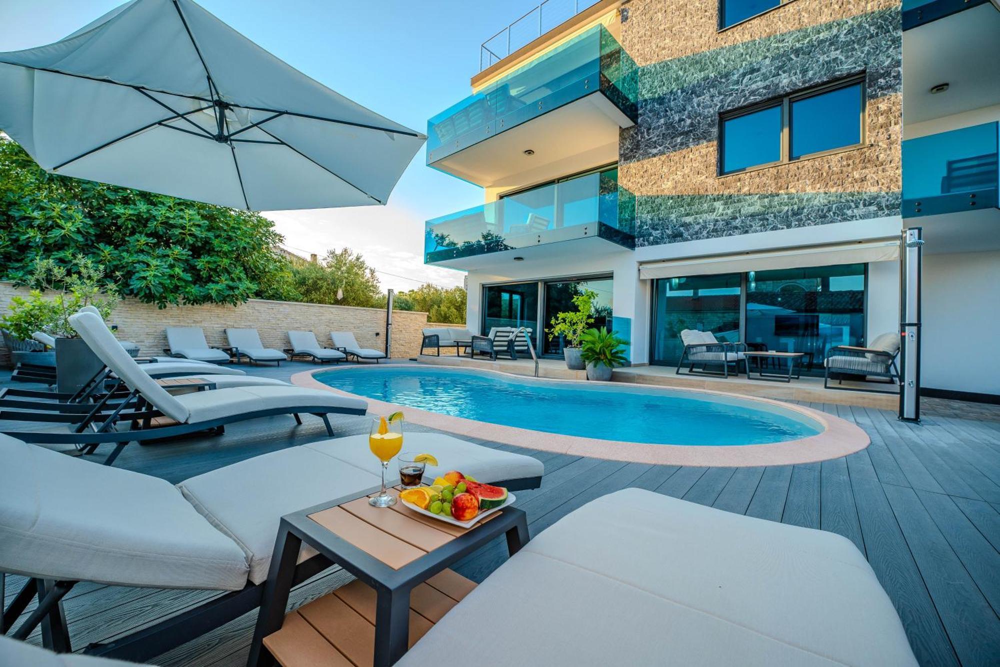 Luxury Apartments Vilamaloca Vir Bagian luar foto
