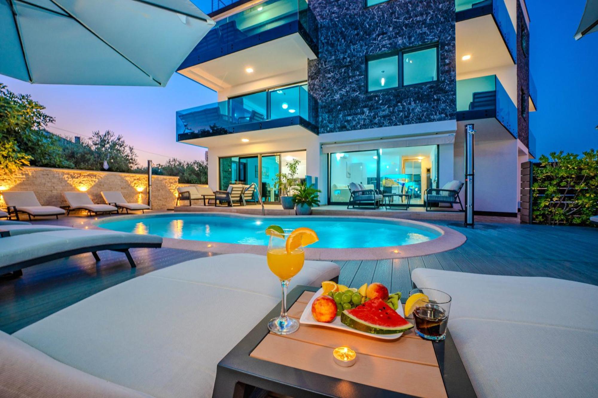 Luxury Apartments Vilamaloca Vir Bagian luar foto