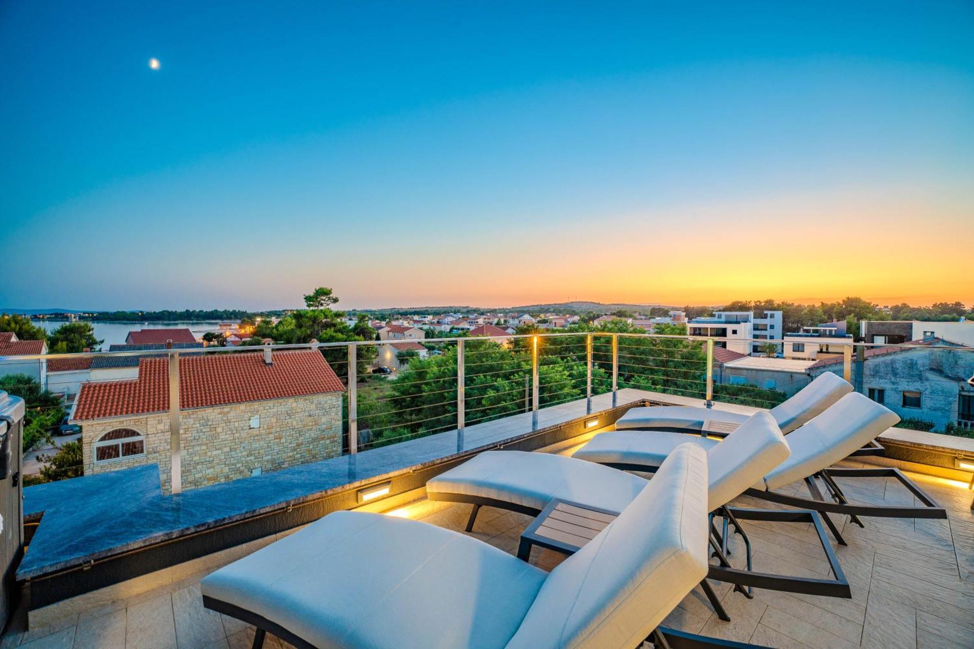 Luxury Apartments Vilamaloca Vir Bagian luar foto