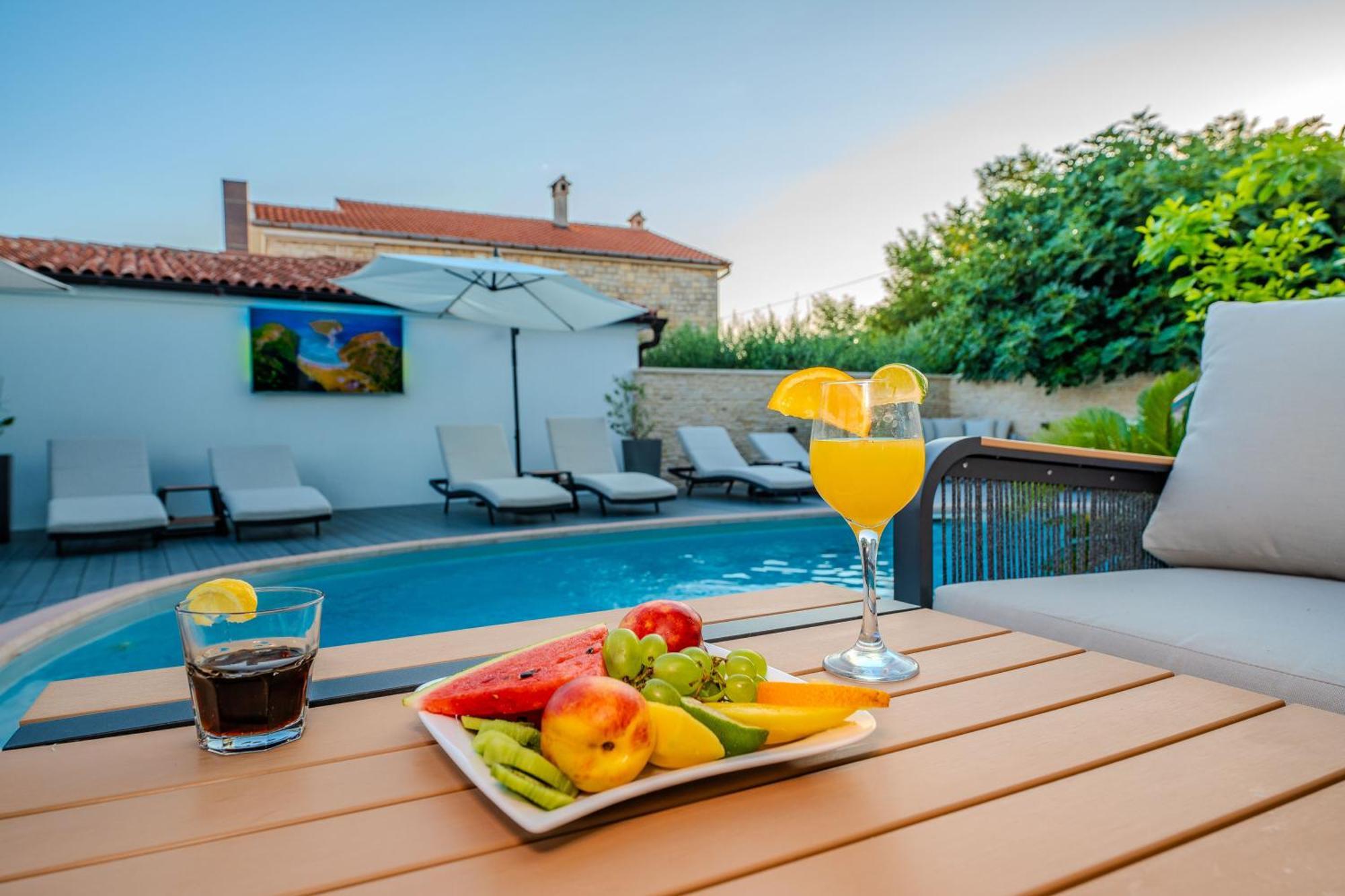 Luxury Apartments Vilamaloca Vir Bagian luar foto