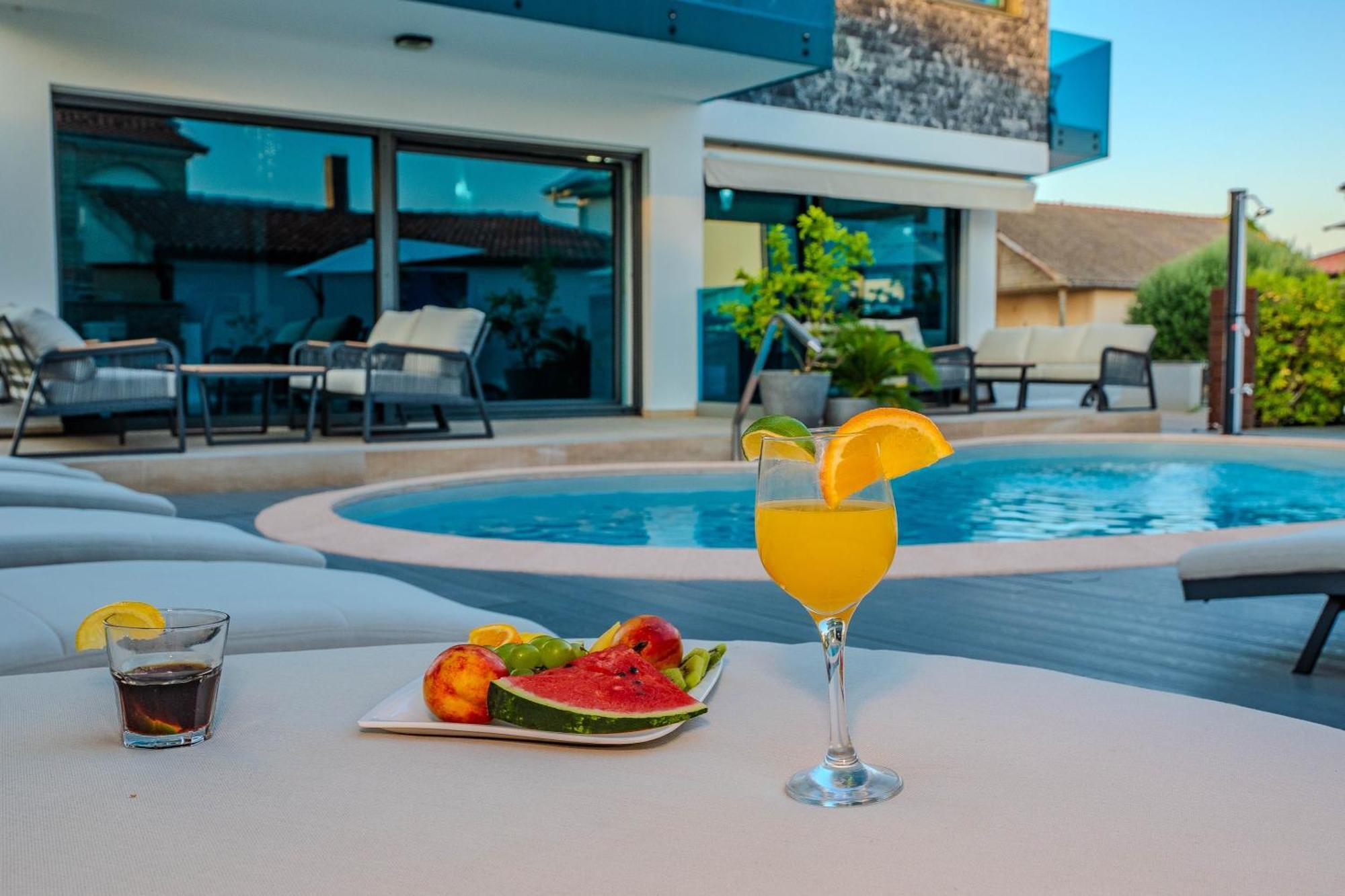 Luxury Apartments Vilamaloca Vir Bagian luar foto