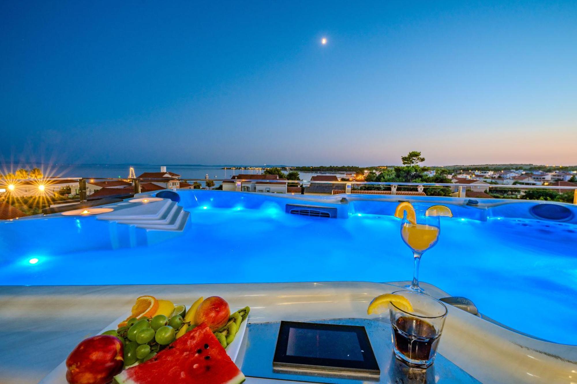 Luxury Apartments Vilamaloca Vir Bagian luar foto