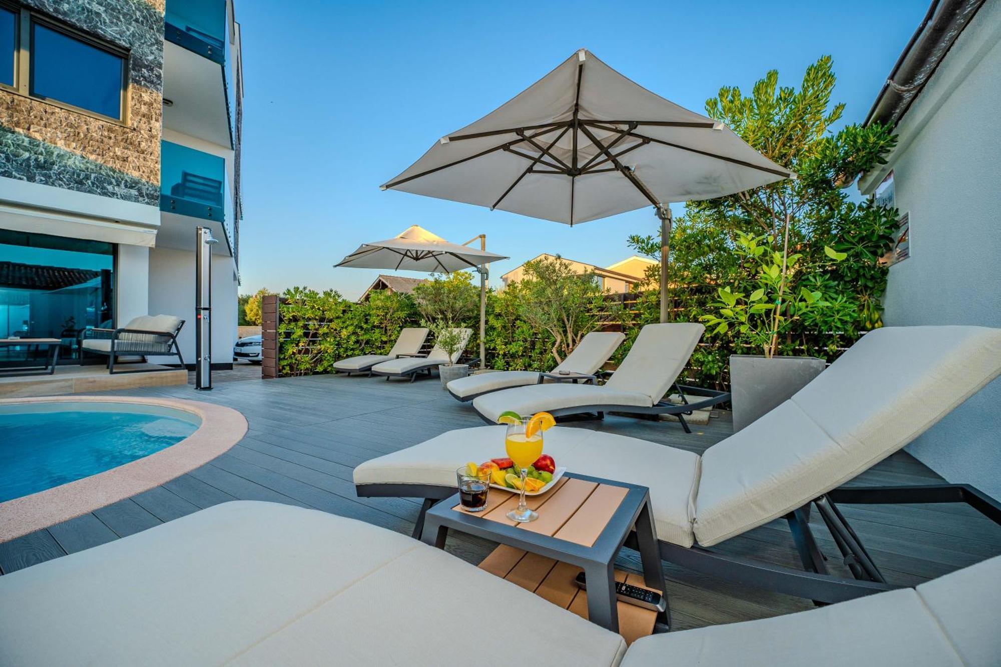Luxury Apartments Vilamaloca Vir Bagian luar foto