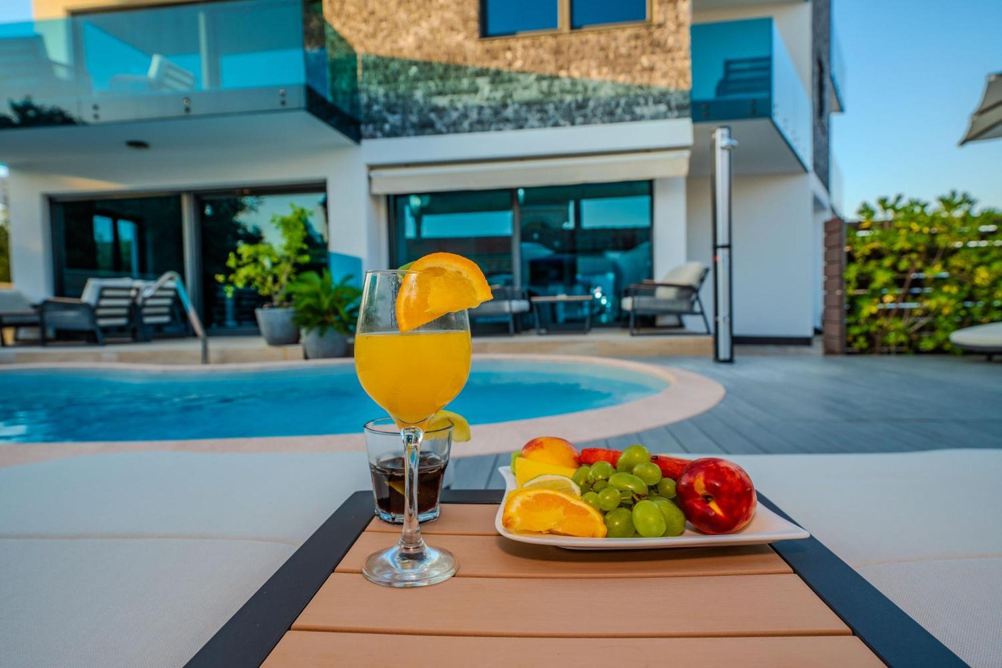 Luxury Apartments Vilamaloca Vir Bagian luar foto