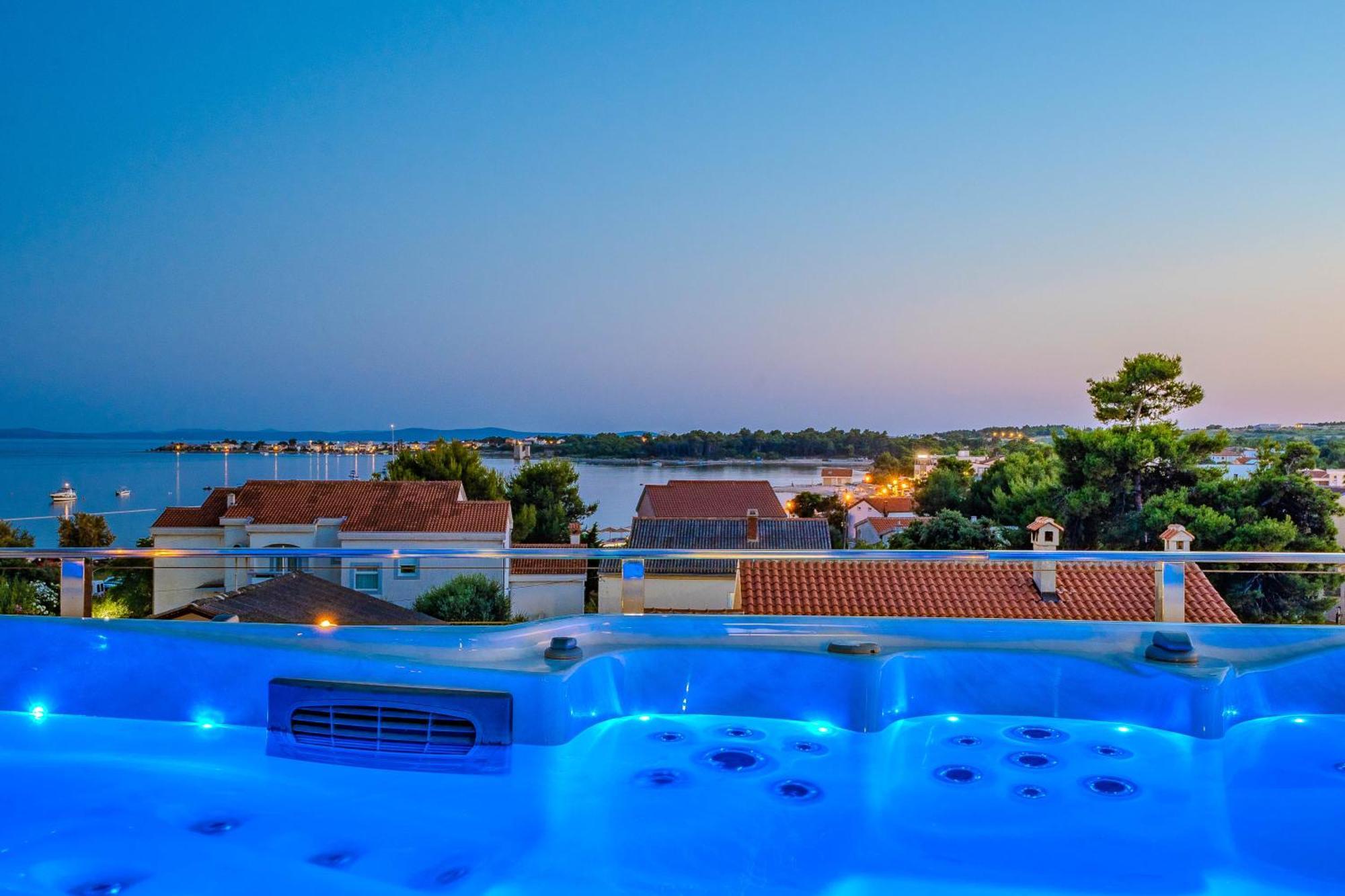Luxury Apartments Vilamaloca Vir Bagian luar foto