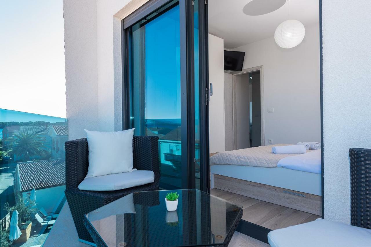 Luxury Apartments Vilamaloca Vir Bagian luar foto