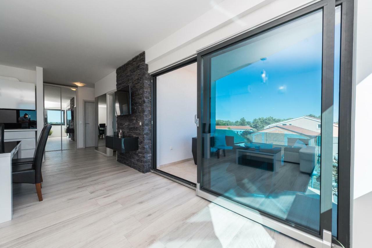 Luxury Apartments Vilamaloca Vir Bagian luar foto