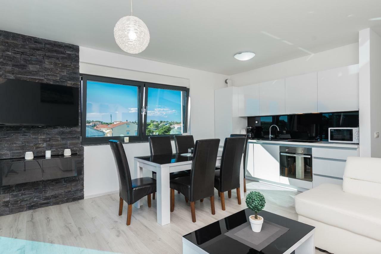 Luxury Apartments Vilamaloca Vir Bagian luar foto