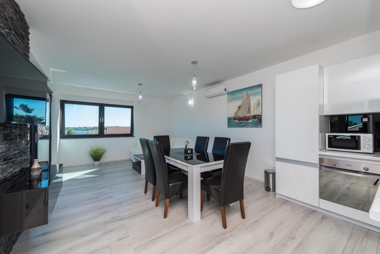 Luxury Apartments Vilamaloca Vir Bagian luar foto